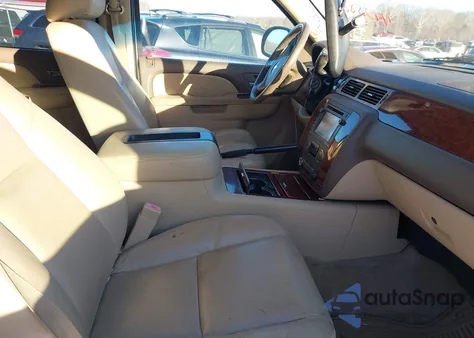 2013 Chevrolet Suburban 1500 Ltz from USA, damaged, VIN 1GNSKKE7XDR105979